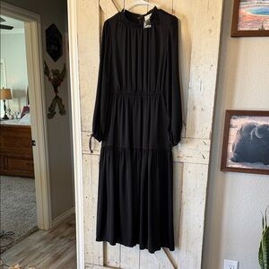 Elegant Black Long Sleeve Dress